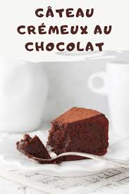 Le Gateau Cremeux Au Chocolat Noir Est L Un De Ces Gateaux Qui Vous Laissera Sans Voix Moelleux A La Texture Humide Et Cremeus Chocolat Gateau Cremeux Gateau