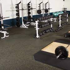 How to clean rubber flooring for gyms you should establish two cleaning routines when it comes to your commercial gym flooring: How To Clean Rubber Flooring 4 Steps To Clean Rubber