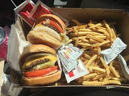 It was founded in baldwin park, california, in 1948 by harry snyder and esther snyder.the chain is currently headquartered in irvine, california and has expanded outside southern california into the rest of california, as well as into arizona, nevada, utah, texas. In N Out Burger Round Rock Menu Preise Restaurant Bewertungen Tripadvisor