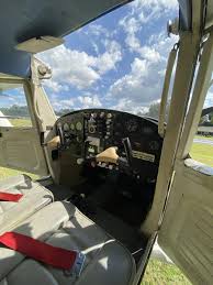 Cessna 150 straight tail