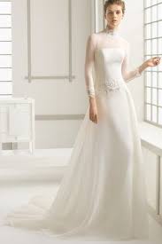 Brautkleid mit hohen kragen und langen ärmeln dieses figurnahe brautkleid ist bodenlang und besticht durch seine klarheit. Hoher Kragen Brautkleider Online Zum Besten Preis Sherobe Fr