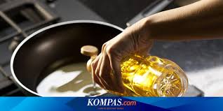 Dengan begitu, mulai 1 april 2017 pukul 00.00 wib, harga minyak tanah subsidi tetap yakni rp2.500 per liter, minyak solar subsidi tetap rp5.150 per liter, dan bensin premium penugasan di luar jawa bali tetap rp6.450 per liter. Ramai Soal Minyak Goreng Curah Apa Kandungan Dan Bahayanya Halaman All Kompas Com