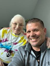 Rob Buys Houses (@robneidlinger1) • Instagram photos and videos