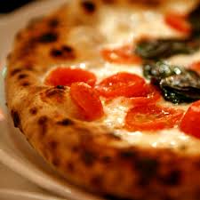From Pepperoni To Margherita This Is How Many Calories Are In That Slice Of Pizza Food Gluten Free Pizza Good Pizza