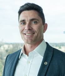 Randall Knowles's Instagram, Twitter & Facebook