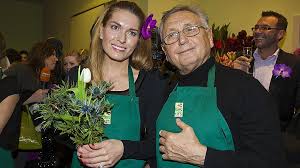 Řidič se „kochal a skončil v domě menzelové: Jiri Menzel A Jeho Dcery Po Nevere Manzelky Se Stal Milujicim Otcem Sip