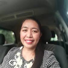 Setelah 43 tahun, aku akhirnya menyadari bahwa, sebagai wanita, jangan  hanya seharian di rumah. Pergi keluar, buat teman baru, dan jalin koneksi  baru. Tugas wanita adalah menghadapi dunia, mengambil risiko, dan hadapi