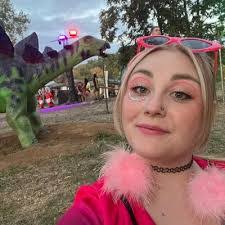 Shelby Bean's Instagram, Twitter & Facebook