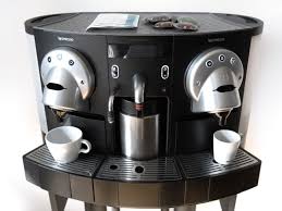 To release the different aromas contained in the coffee capsules, all nespresso machines are equipped with a 19 bar high pressure pump. Rent Nespresso Gemini Professional Coffee Machine Cs220 Capsule In London Rent For 49 00 Day 28 57 Week