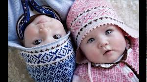 توأم الإناث أو البنات هو خير وتفاؤل ورزق عند المفسرين، فقد يدل رؤية الحامل أنها أنجبت توأم من البنات على سلامتها وسلامة ما في بطنها بعد الولادة، وكذلك قد يدل على خير تصيبه في حملها وتسعد به، أما للمتزوجة غير الحامل فهي سعادة ورزق ويقال بأنه تحقيق. ØªÙØ³ÙŠØ± Ø±Ø¤ÙŠØ© ÙˆÙ„Ø§Ø¯Ø© ØªÙˆØ£Ù… Ø§Ù„Ø¨Ù†Ø§Øª ÙÙ‰ Ø§Ù„Ù…Ù†Ø§Ù… Ù…ÙˆÙ‚Ø¹ Ù…Ø­ØªÙˆÙ‰