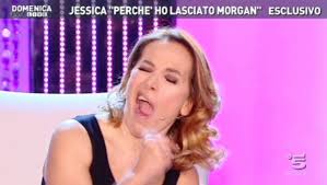 « a napoli si dice. Ahahahahahah Barbara D Urso Illuminata Barbara Lol People