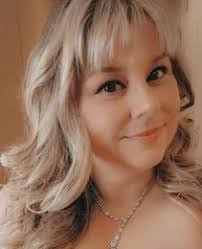 Nancy Freer's Instagram, Twitter & Facebook