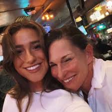 Grace Bean (@gracebeann)