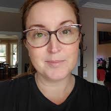 Angela Messinger's Instagram, Twitter & Facebook