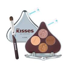 Candy bar wrapper coloring pages. Amazon Com Etude House Play Color Eyes Hershey S Kisses Brush Kit 1 Milk Chocolate Chocolate Colors Eyeshadow Palette Brush Set Shiny Glamorous Shimmer And Matte Texture Makeup Beauty Personal Care