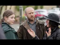 Will (ben) and his teenage daughter, tom (arcourt mckenzie), have lived off the grid for years in the forests of portland, oregon. Leave No Trace Official Featurette Youtube
