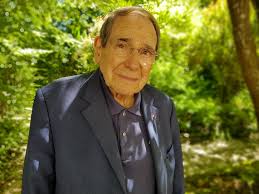 Robert hossein aurait pu mal tourner, toujours prêt aux quatre cents coups. Vittel Culture Robert Hossein Renoue Avec Napoleon Et Notre Dame