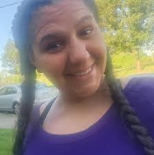 Renee Harding's Instagram, Twitter & Facebook