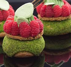 Another Capture Of My Chouchou Framboise Pistache Pate A Choux Craquelin Pistache Cremeux Framboise Confit De Framboise F Eclair Cream Puff Mini Cakes Food