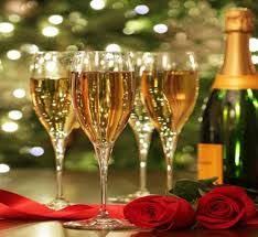 Imagini Pentru La Multi Ani Cu Sampanie Si Flori La Aniversare Champagne Christmas Champagne Champagne Bottles