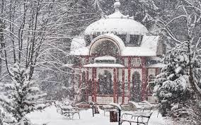 În parcul central, mai există şi alte obiective demne de toată. Parcul Din Statiune Agrement Pensiunea Carina