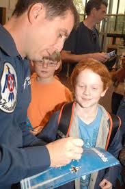 Thunderbirds visit Smithsonian Air and Space Museum > Air Force > Article  Display