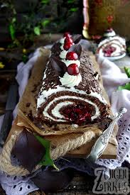 schwarzwalder kirschrolle gerollte kirschtorte zungenzirkus kuchen und torten rezepte kuchen und torten dessert rezepte einfach