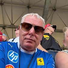 Where would be a decent place to watch the F1 this weekend? Ideally with  commentary! Nice one, thank you cheers 🫡