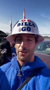 Daniel Ricciardo = big Josh Allen fan 🇦🇺🤣 The F1 superstar took his  #AussieNFLRoadTrip to the next level. meeting Josh Allen before the Buffalo  Bills' loss to the New York Jets. If
