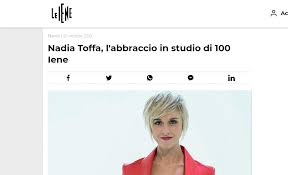 2 në vjeshtën e vitit 2015 ajo bëri debutimin e saj me shfaqjen e bisedimeve të italia 1 open space, e konceptuar nga prodhuesit e hyenas, transmetuar në fillim të mbrëmjes për katër episode. Nadia Toffa Pagina 3 Di 12 Ultime Notizie Flash
