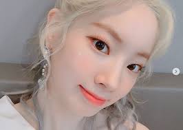 When the skin is a very bright shade of pink, use pale skin instead. Beautiful White Skin Twice Dahyun S Selfie Is A Topic Nomnomkiyow