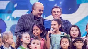 Un mondo di #musica con il #coroantoniano diretto da @sabrinasimoniofficial! Zecchino D Oro 2021 Aperti I Casting Per Gli Aspiranti Piccoli Solisti Spettacoli Ilgiorno It