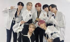 The global superstars are surely on a high after receiving six awards at the 30th seoul music awards. Uvg8zgnk Iou M