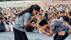 Gus Miftah Pasang Badan untuk Gibran: Saya Belajar Etika dari Bang Samsul