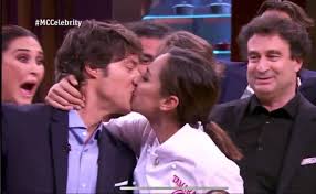 Te revelamos detalles de lo que sucede en masterchef en vivo, así como los encontronazos que ha tenido adriana con el chef herrera. Ganador Masterchef Celebrity 2019 Tamara Falco Gana Masterchef Celebrity 4 Con El Beso Mas Esperado Las Provincias