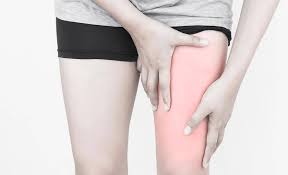 Le principal symptôme est la douleur lancinante et intense s'irradiant de la fesse, descendant dans la cuisse et la jambe et se terminant dans le pied. Cruralgie Quels Sont Les Mouvements A Eviter