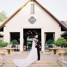 Prawedding mogent house / / som petits però ens empenyen grans valors. How To Make That Gap Between Your Ceremony And Reception Work For You