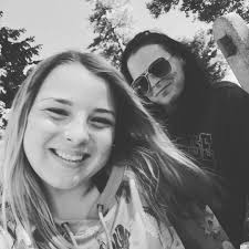 Angela Streeter (@angela.streeter.9)