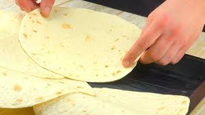 Arrange 7 Tortillas In The Pan For A Big Tex Mex Party A Yummy Youtube Tex Mex Yummy Mexican Food Recipes
