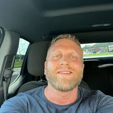 Is she beautiful? ABSOLUTELY! But……Is she healthy? How can you tell? How do  you know? How should we measure “healthy”? Does healthy look a certain way  or is it more about how