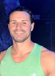 Steven Thomas's Instagram, Twitter & Facebook