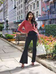 Bekijk onze bell bottom outfit selectie voor de allerbeste unieke of custom handgemaakte items uit onze meisjeskleding shops. How To Style Flare Bell Bottom Jeans Foreign Fresh Fierce