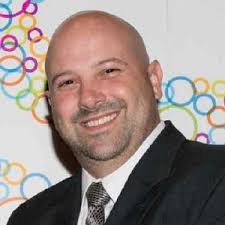 Elinor Kane's Instagram, Twitter & Facebook