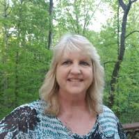 Liz Labrie's Instagram, Twitter & Facebook