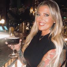 UPDATE!** Eric has been identified (and that actually is his real  name…silly guy!). Thanks for the speedy response, y'all! ❤️ Anyone know  “Eric” from Minnetonka? This man came into the bar last