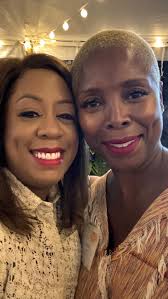 How do you describe a broken heart? 💔😔💔 I'm holding my brothers @dsmoke7  @iamdavionf @inglewoodsir down in deep prayer, for the loss of their  beautiful mother @jgouche and my dear sister friend.