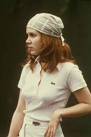 Carrie Fisher S Most Iconic Looks Of All Time Pics Carrie Fisher Shampoo Carrie Fisher Carrie Frances Fisher