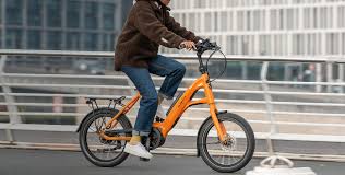 Une veste technique pour profiter du vélo quelle que soit la saison. Compact Vae Velo De Ville