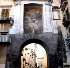 Se calcula que fue realizado hacia 1657, durante la primera estancia en nápoles del pintor calabrés mattia preti, quien muestra en esta obra una evidente influencia caravaggesca. San Sebastiano Mattia Preti Archivi Cose Di Napoli