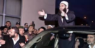 Geçtiğimiz günlerde kızını evlendiren cübbeli ahmet hoca düğün hakkında çıkan söylentilere resmi youtube hesabından açıklamalarda bulundu. Cubbeli Ahmet Hoca Serbest Birakildi Nationalturk